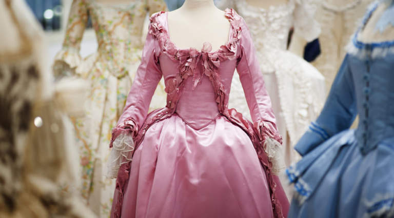 Marie Antoinette. The Oscar-winning costumes of a Queen | Area
